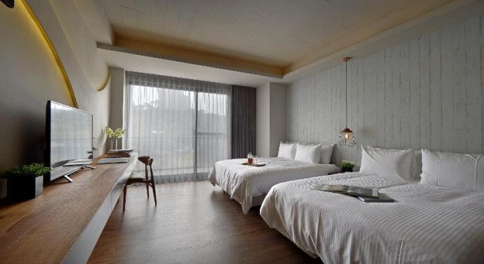 日月潭藍天水灣民宿